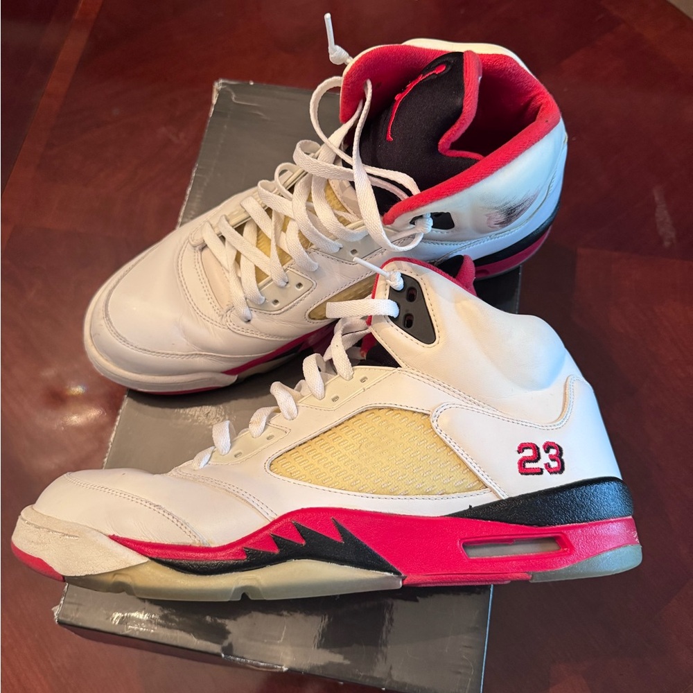 Air Jordan 5 Retro